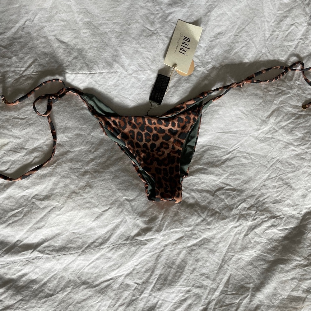 NWT reversible string tie bikini bottoms